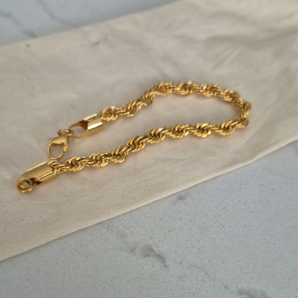 Elegant Gold Rope Chain Bracelet